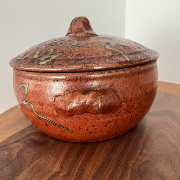 SELFRIDGE Signed Art Pottery Glazed Ceramic Bowl & Lid Side Handles Made Canada - Picture 6 of 17